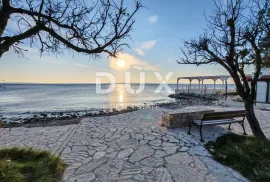 ZADAR, PETRČANE - Jedinstveni stan s pogledom na more 80 metara od plaže na neponovljivoj lokaciji! Punta Skala!, Zadar - Okolica, Appartamento