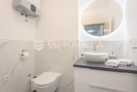 Istra, Štinjan, dugoročni najam luksuznog stana 110m2 na drugom katu s tri spavaće sobe, Pula, Wohnung