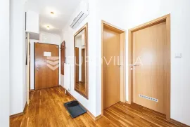 Zagreb, Špansko, moderan trosoban stan NKP 93 m2 + GPM, Zagreb, Appartement