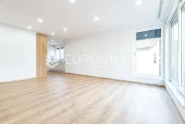 Zagreb, Mlinovi, luksuzan četverosoban stan 152 m2 u duplex kući s garažom, Zagreb, Appartamento