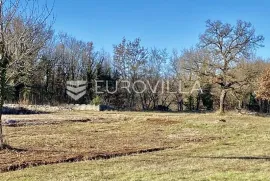 Istra, Svetvinčenat - građevinsko zemljište 550 m2 s pristupnim putem - mirna lokacija, Svetvinčenat, Terrain