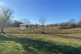 Istra, Svetvinčenat - građevinsko zemljište 550 m2 s pristupnim putem - mirna lokacija, Svetvinčenat, Terrain