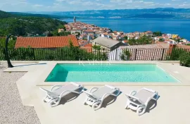 Otok Krk, Vrbnik- moderna vila 127m2 panoramskim pogledom, Vrbnik, Famiglia