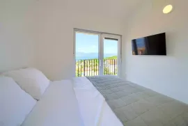 Otok Krk, Vrbnik- moderna vila 127m2 panoramskim pogledom, Vrbnik, Famiglia