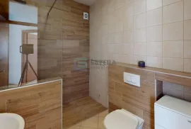 Apartmanska kuća s 10 app i bazen!, Zadar - Okolica, Kuća