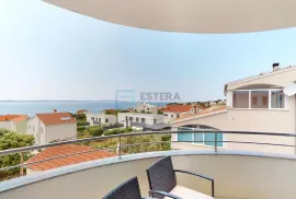 Apartmanska kuća s 10 app i bazen!, Zadar - Okolica, Kuća