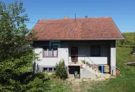 Kuća prodaja KRIŽ na parceli od 15440 m2 u građevinskoj zoni, Križ, بيت