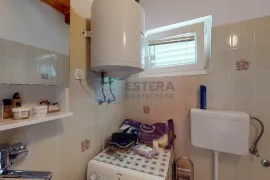 Kuće prodaja Ugljan 238 m2 + 112 m2 + velika okućnica, Preko, Casa