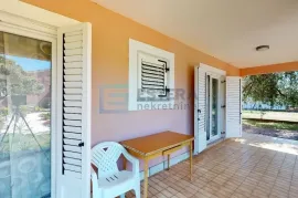 Kuće prodaja Ugljan 238 m2 + 112 m2 + velika okućnica, Preko, Casa