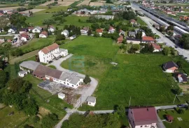 Građevinsko zemljište 15694 m2 na atraktivnoj lokaciji (Vrbovec-željeznički kol.), Vrbovec, Zemljište