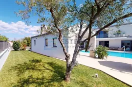 Vila unutrašnjost ISTRE 450 m2, Karojba, Casa