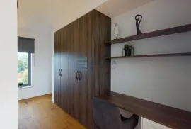 Vila unutrašnjost ISTRE 450 m2, Karojba, Casa