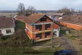 KUĆA S GOSPODARSKIM OBJEKTIMA PARUŽEVAC 400 m2 79.500 €, Dubrava, Kuća