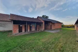 KUĆA S GOSPODARSKIM OBJEKTIMA PARUŽEVAC 400 m2 79.500 €, Dubrava, Kuća