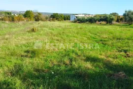 Građevinsko zemljište 685 m2 u Štinjanu, Pula, Γη