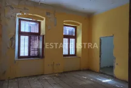 Pula – Veruda, veliki stan za adaptaciju, Pula, Apartamento