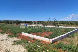 Pula, poljoprivredno zemljište na atraktivnoj lokaciji, Pula, Terra