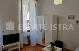 Prodaje se zgrada površine 225 m2 u strogom centru Pule, Pula, Haus