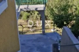 KOSTRENA, lijepa samostojeća kuća s pogledom na more, Kostrena, Casa