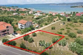 GRAĐEVINSKO ZEMLJIŠTE S POGLEDOM NA MORE, 200 m OD MORA, MRLJANE - PAŠMAN, Pašman, Zemljište