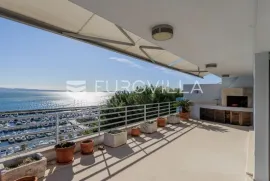 Split, Zenta, trosoban penthouse, prvi red do mora s predivnim pogledom, Split, Διαμέρισμα