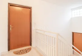 Opatija, Pobri – Stan 2S+DB s terasom i duplom garažom, Matulji, Apartamento