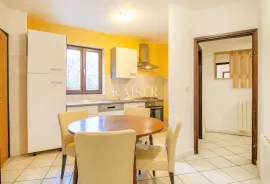 Opatija, Pobri – Stan 2S+DB s terasom i duplom garažom, Matulji, Apartamento