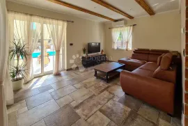 Charming Stone Villa with Heated Pool – A Mediterranean Dream on Krk, Dobrinj, Famiglia