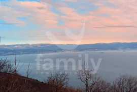 GRAĐEVINSKO ZEMLJIŠTE SA IMPOZANTNIM POGLEDOM NA MORE, Mošćenička Draga, Terrain