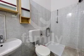 RENOVIRANI STAN SA POGLEDOM NA MORE, Pula, Apartamento