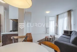 Zagreb, Maksimir, simpatičan trosoban stan s velikom terasom, Zagreb, Flat