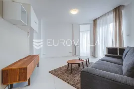 Zagreb, Maksimir, simpatičan trosoban stan s velikom terasom, Zagreb, Appartement