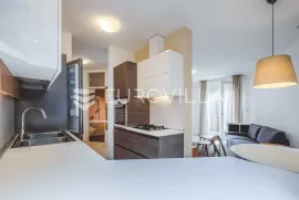 Zagreb, Maksimir, simpatičan trosoban stan s velikom terasom, Zagreb, Appartement