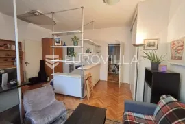 Zagreb, Centar, Palmotićeva dvosoban stan, 70 m2 NKP, parking, Zagreb, Appartement