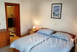 VILA SA 7 APARTMANA, POGLED NA MORE - DIKLO, ZADAR, Zadar, Σπίτι