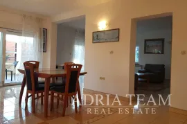 VILA SA 7 APARTMANA, POGLED NA MORE - DIKLO, ZADAR, Zadar, Casa