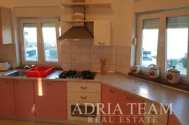 VILA SA 7 APARTMANA, POGLED NA MORE - DIKLO, ZADAR, Zadar, Σπίτι