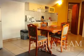 VILA SA 7 APARTMANA, POGLED NA MORE - DIKLO, ZADAR, Zadar, Σπίτι