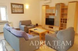 VILA SA 7 APARTMANA, POGLED NA MORE - DIKLO, ZADAR, Zadar, Maison