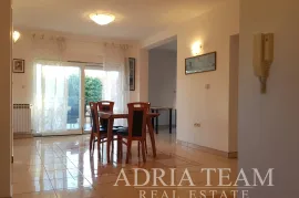 VILA SA 7 APARTMANA, POGLED NA MORE - DIKLO, ZADAR, Zadar, Σπίτι