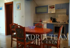 VILA SA 7 APARTMANA, POGLED NA MORE - DIKLO, ZADAR, Zadar, House