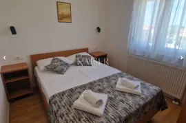 Istra, Umag, okolica – kuća sa 7 apartmana i bazenom u blizini mora, Umag, Σπίτι