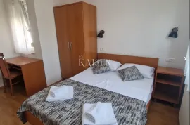 Istra, Umag, okolica – kuća sa 7 apartmana i bazenom u blizini mora, Umag, Σπίτι