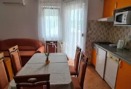 Istra, Umag, okolica – kuća sa 7 apartmana i bazenom u blizini mora, Umag, Σπίτι