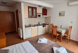 Istra, Umag, okolica – kuća sa 7 apartmana i bazenom u blizini mora, Umag, Σπίτι