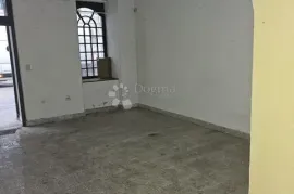 Iznajmljujemo P.P u neposrednoj blizini centra grada, Rijeka, Propiedad comercial