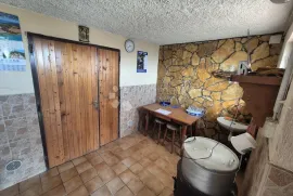 Dvije vikendice sa vinogradom na brijegu iznad Krapine!, Krapina - Okolica, Haus