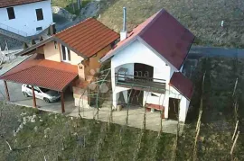 Dvije vikendice sa vinogradom na brijegu iznad Krapine!, Krapina - Okolica, Haus