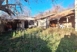 KAMENA KUĆA SA PREDIVNIM POGLEDOM NA MORE, Raša, Casa