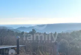 KAMENA KUĆA SA PREDIVNIM POGLEDOM NA MORE, Raša, Дом